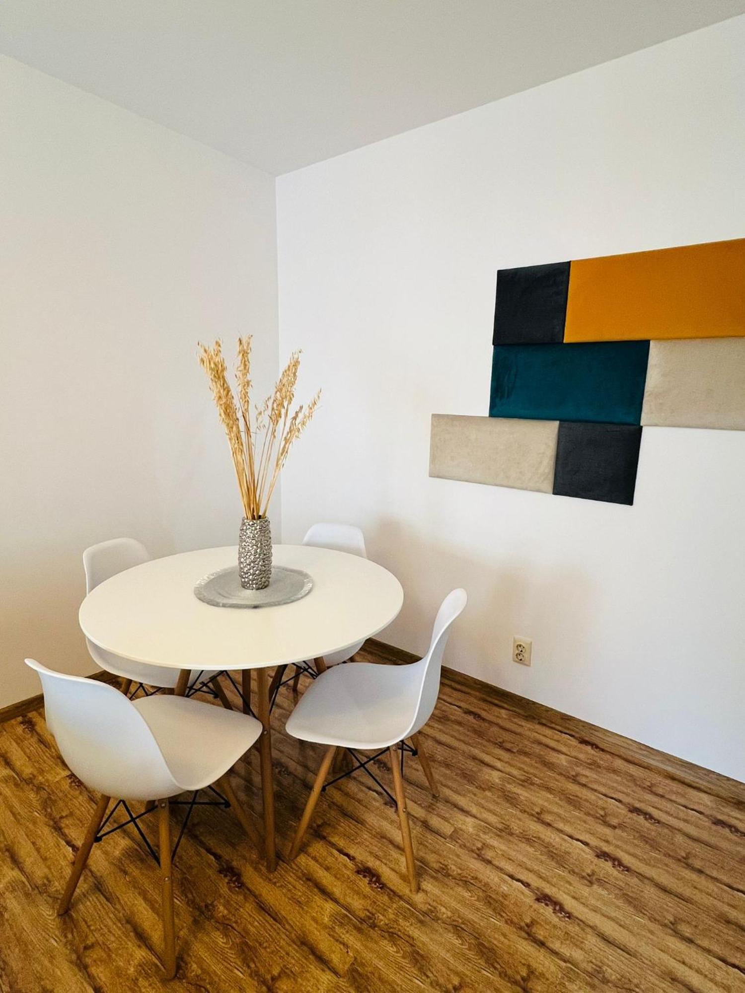 Апартаменты Apartament Naty Бухарест Экстерьер фото